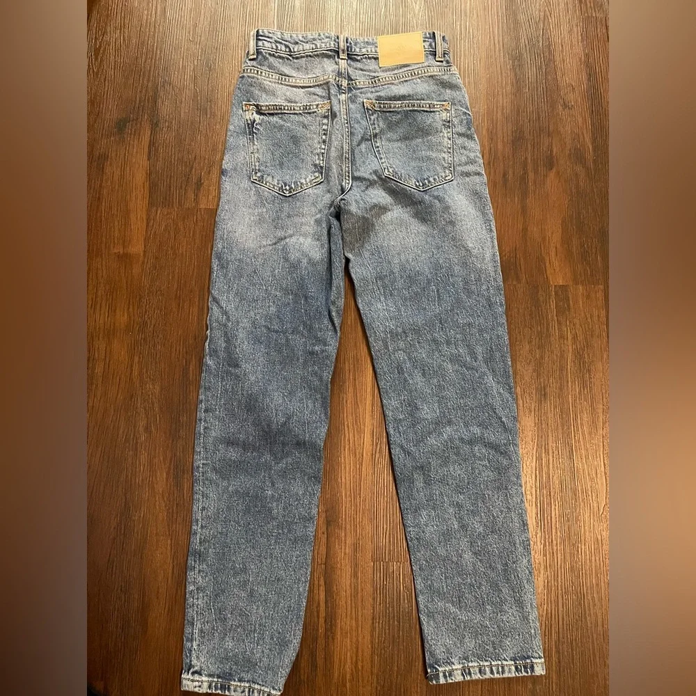 NWT Zara Mom Fit High Rise Jeans - Picture 5 of 6